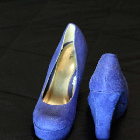 Blue Wedges - Picture 3 of 3